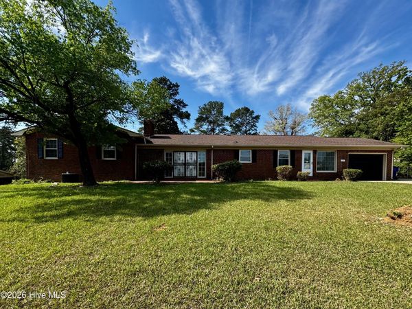 1307 Cogdell Drive, Kinston, NC 28501