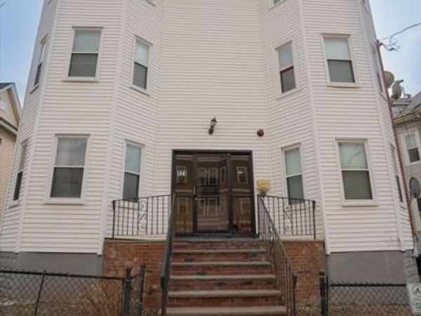 171 Hichborn St., Unit 2R, Revere, MA 02151