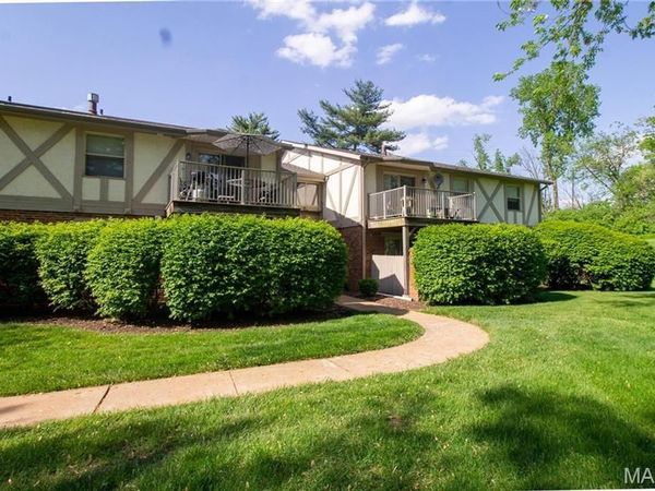 1434 Willow Brook Cove , St Louis, MO 63146