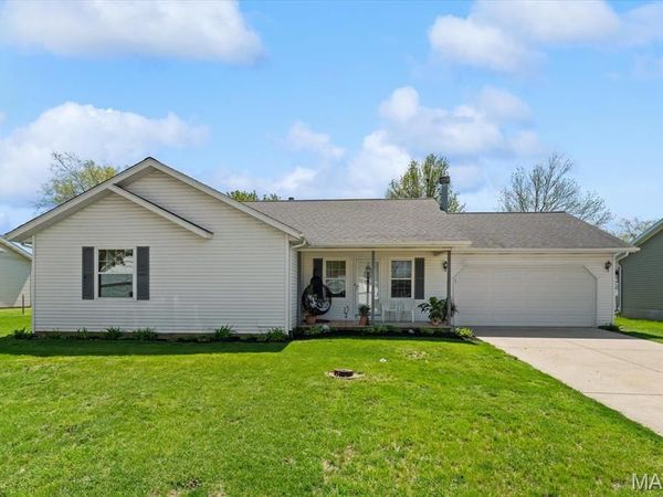 120 E Hunters Ridge, Valmeyer, IL 62295
