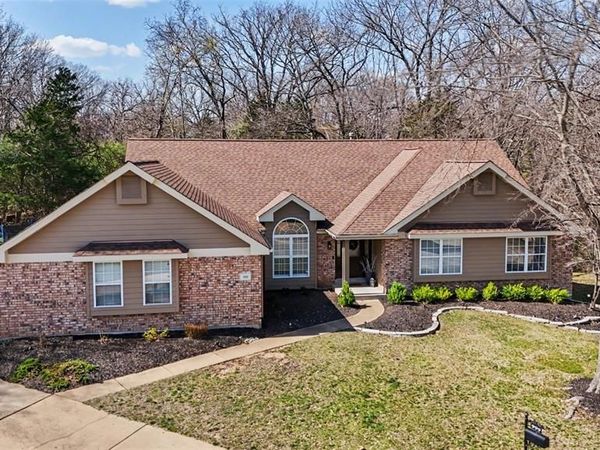 999 Timber Glen Lane, Ballwin, MO 63021