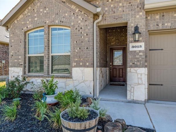 3013 Bar H Avenue, Aubrey, TX 76227