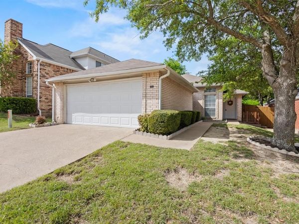 225 Juniper Ridge Court, DeSoto, TX 75115