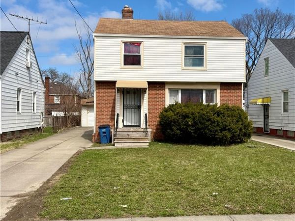 15711 Harvard Avenue , Cleveland, OH 44128