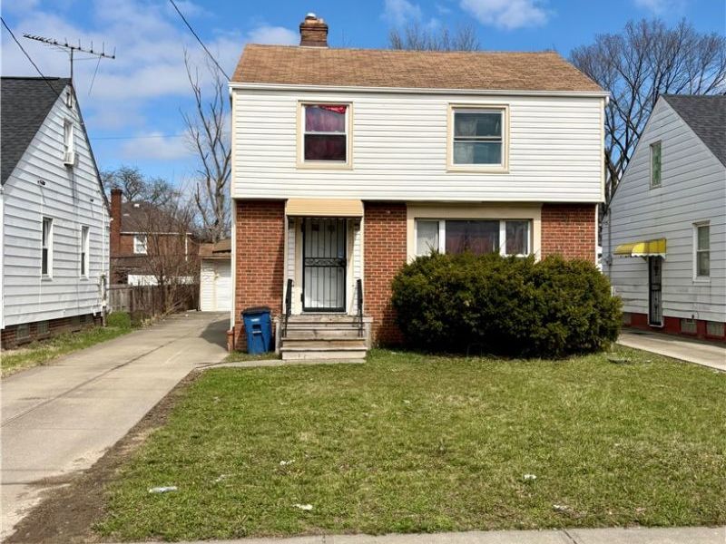 15711 Harvard Avenue, Cleveland, OH 44128 Photo 1