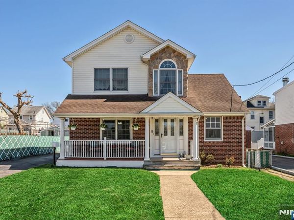 28 William Street, ROCHELLE PARK, NJ 07662