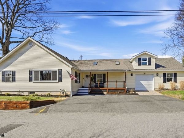 12 Canfield St, Hopatcong, NJ 07874