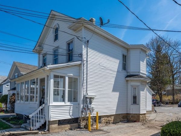 45 Madison St, Newton, NJ 07860