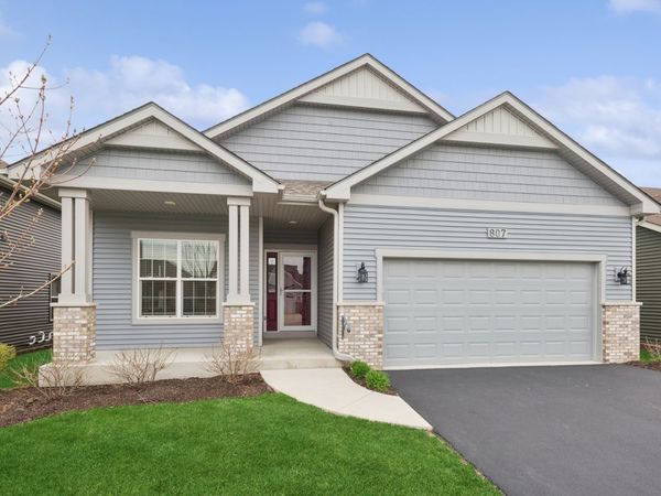 807 Alexandra Lane, Yorkville, IL 60560