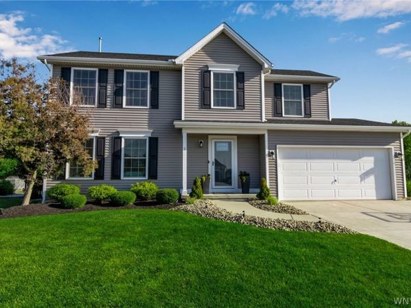 2 Magrum Lane, Lancaster, NY 14086