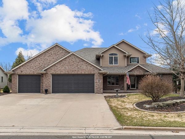 114 SHALIMAR COURT, Combined Locks, WI 54113
