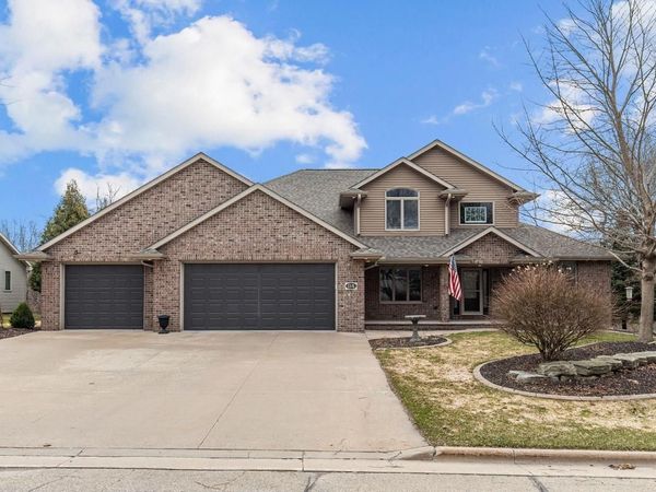 114 SHALIMAR COURT, Combined Locks, WI 54113