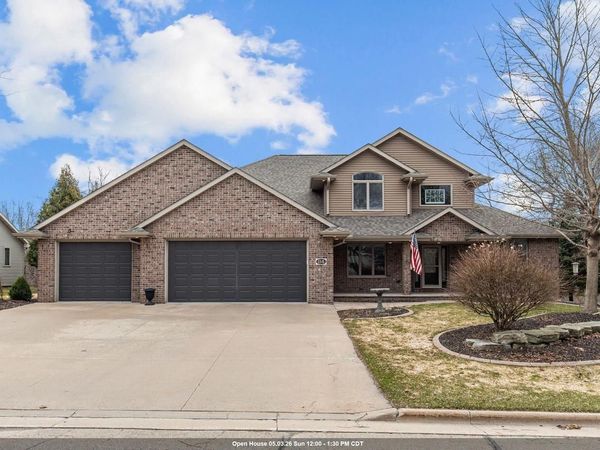 114 SHALIMAR COURT, Combined Locks, WI 54113