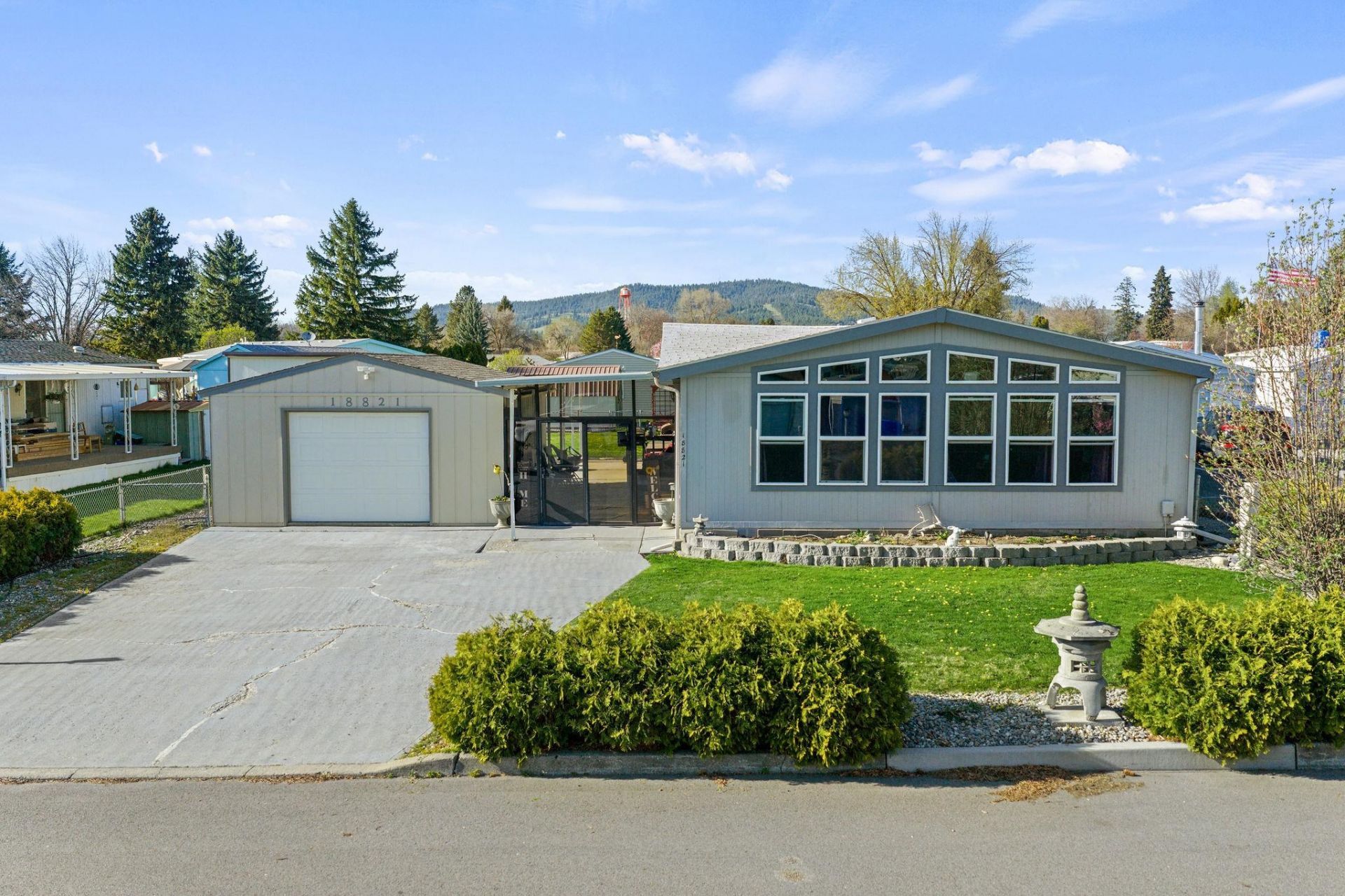 18821 E Montgomery Dr primary photo