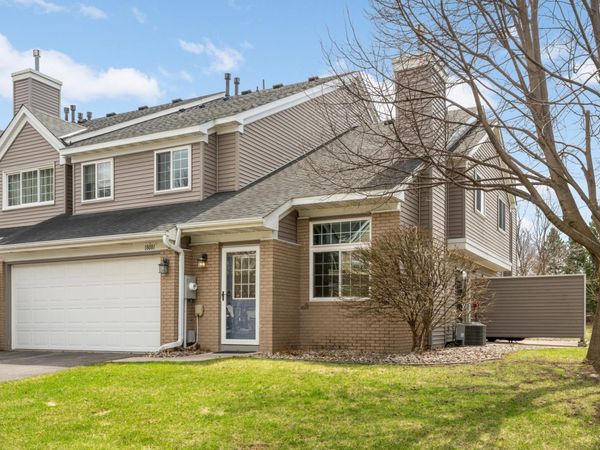 18081 Settlers Way, Eden Prairie, MN 55347