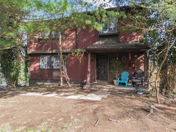 1781 Ivanhoe Dr, Irwin, PA 15642