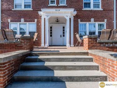 5114 Dodge Street , Omaha, NE 68132