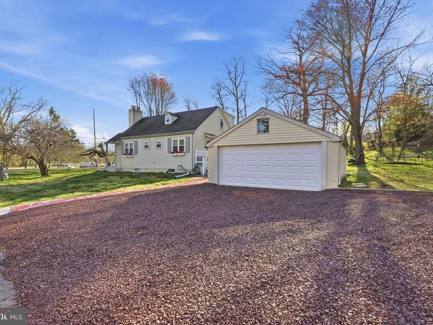 879 Bridgetown Pike, Langhorne, PA 19053 Main Photo