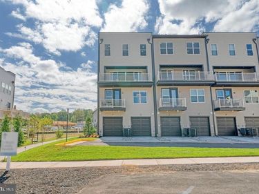 14350 YESLER AVENUE, Unit 4, CHANTILLY, VA 20151