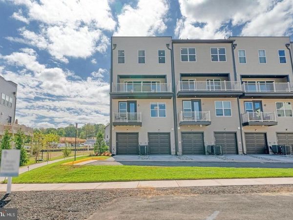14350 YESLER AVENUE, Unit 4, CHANTILLY, VA 20151
