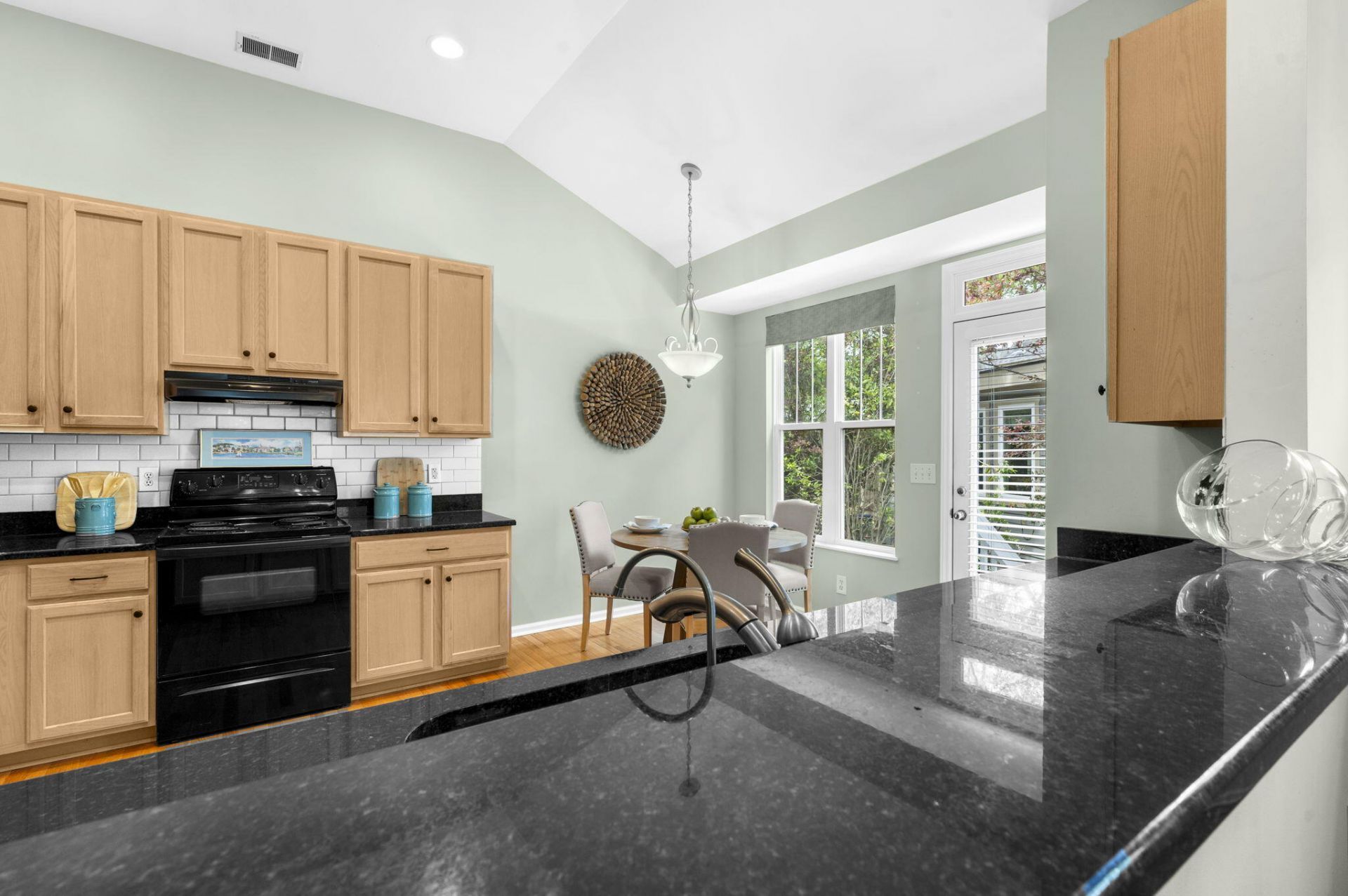 182 Cartright Street Photo 21