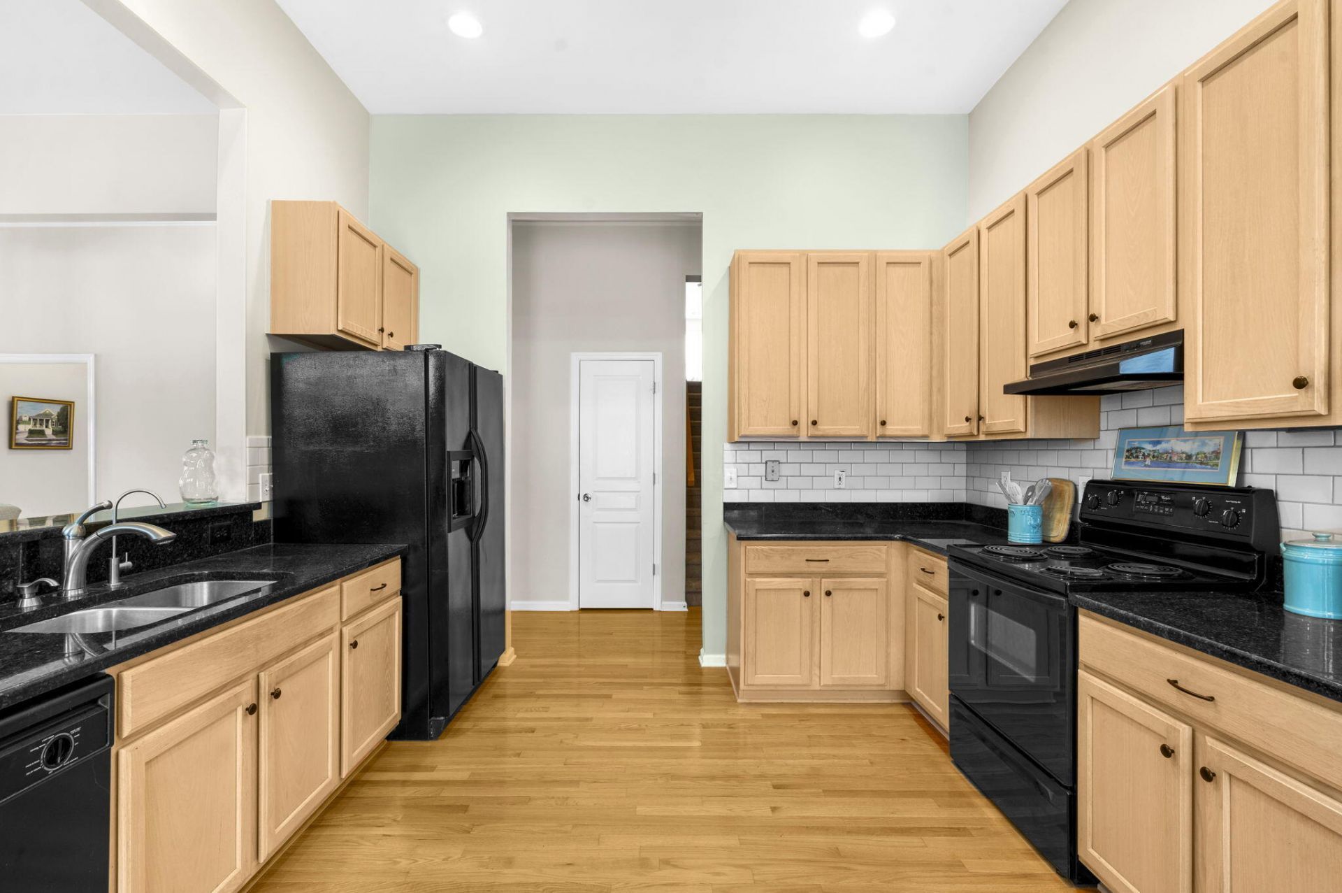 182 Cartright Street Photo 22