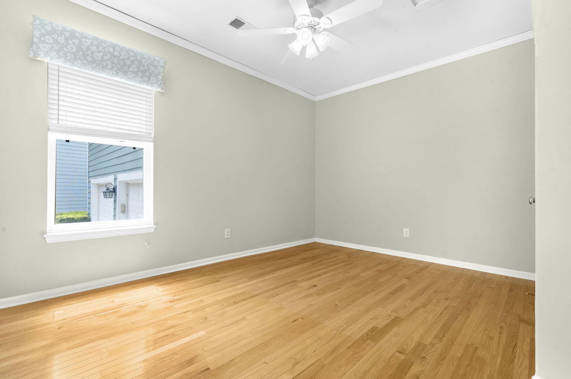 182 Cartright Street Photo 35