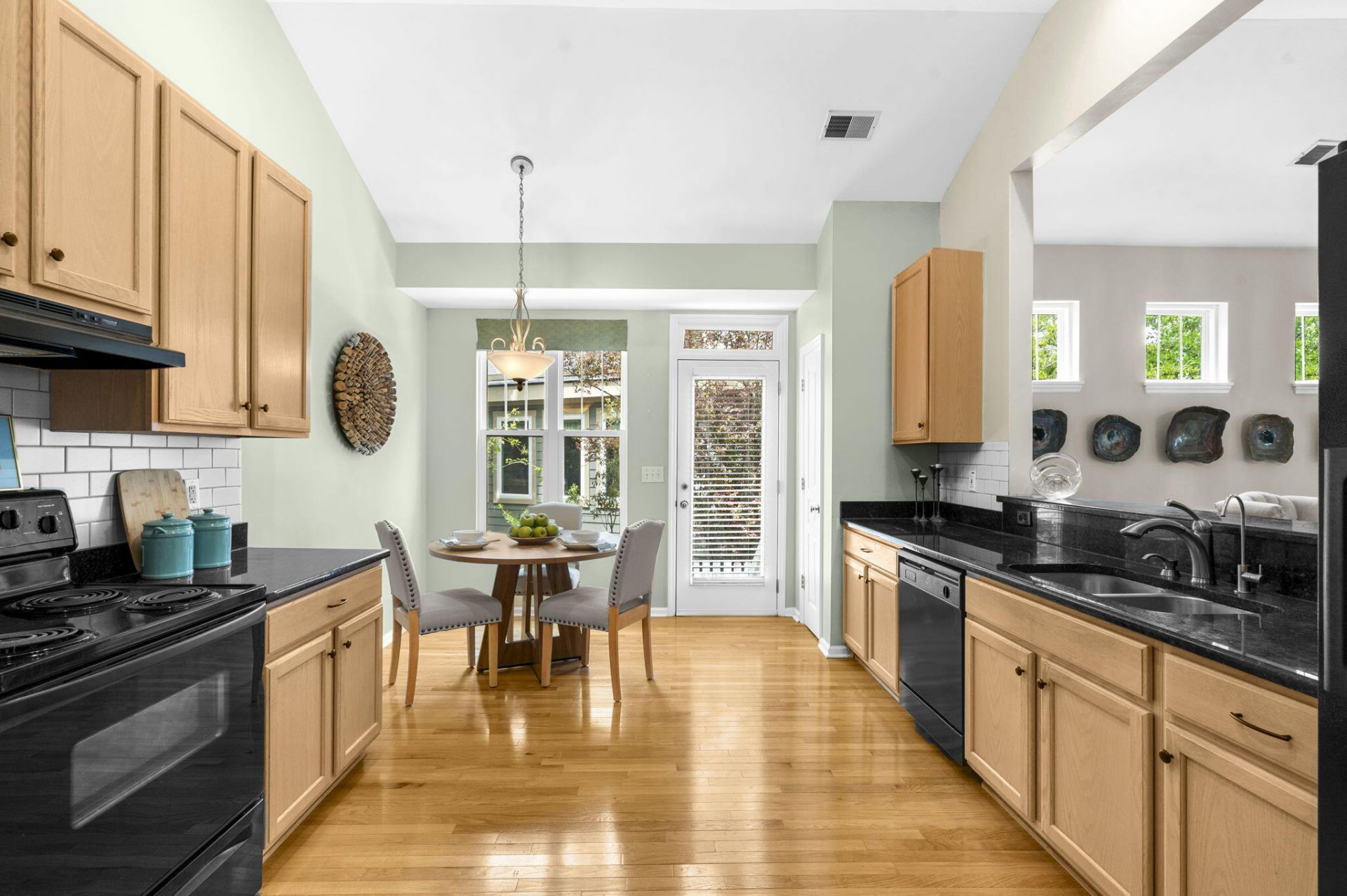 182 Cartright Street Photo 5