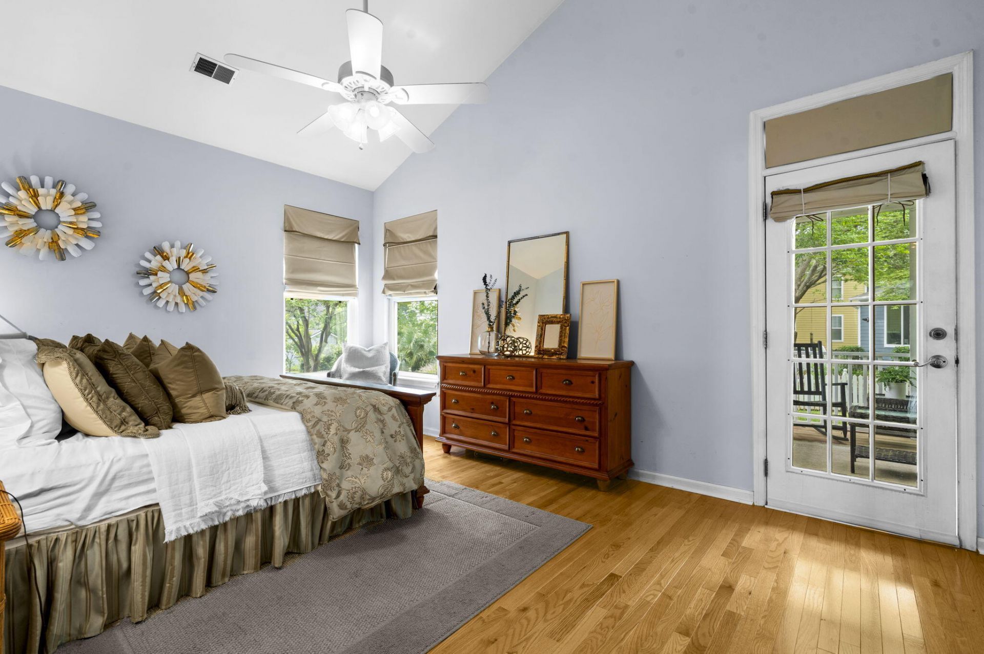 182 Cartright Street Photo 6