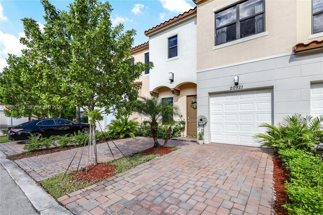 20921 NW 1st Ct, Pembroke Pines, FL 33029 Photo