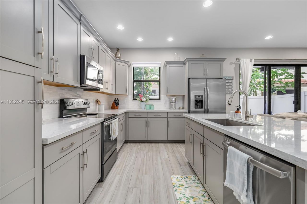 20921 NW 1st Ct, Pembroke Pines, FL 33029 Photo