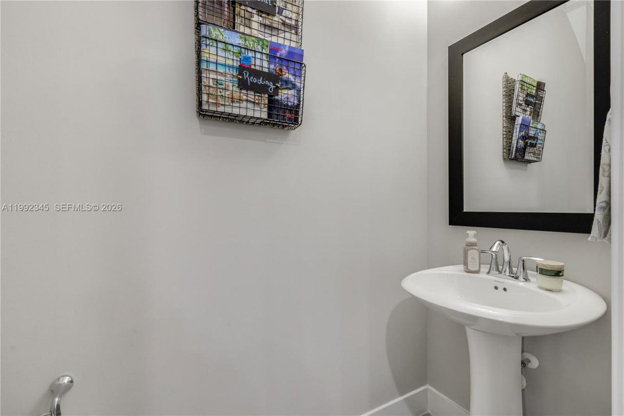 20921 NW 1st Ct, Pembroke Pines, FL 33029 Photo