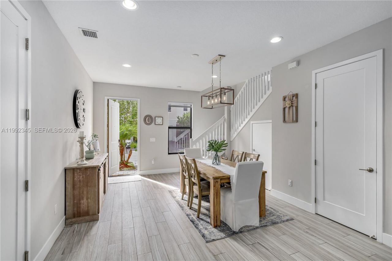 20921 NW 1st Ct, Pembroke Pines, FL 33029 Photo