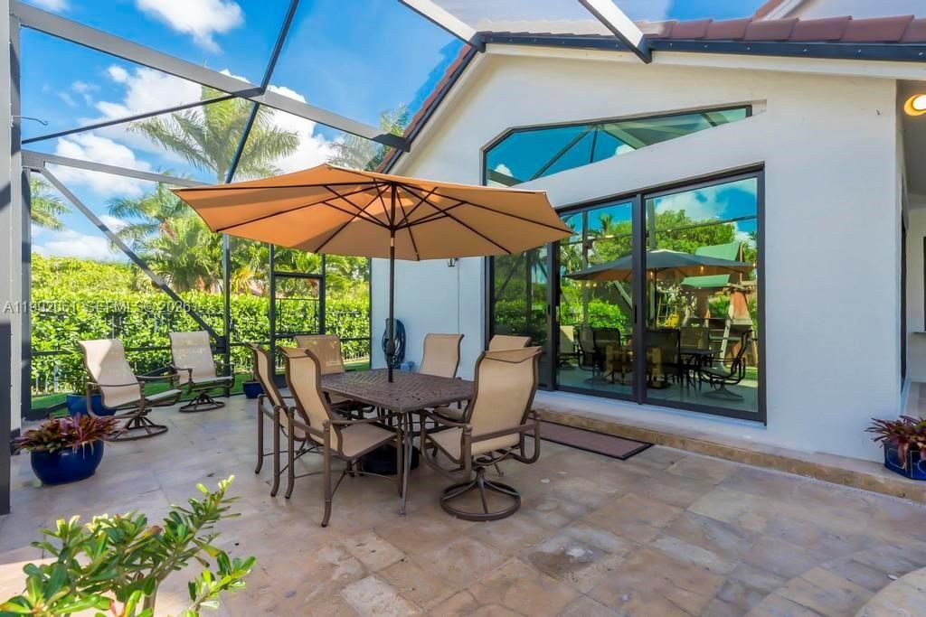 343 Coconut Cir, Weston, FL 33326 Photo