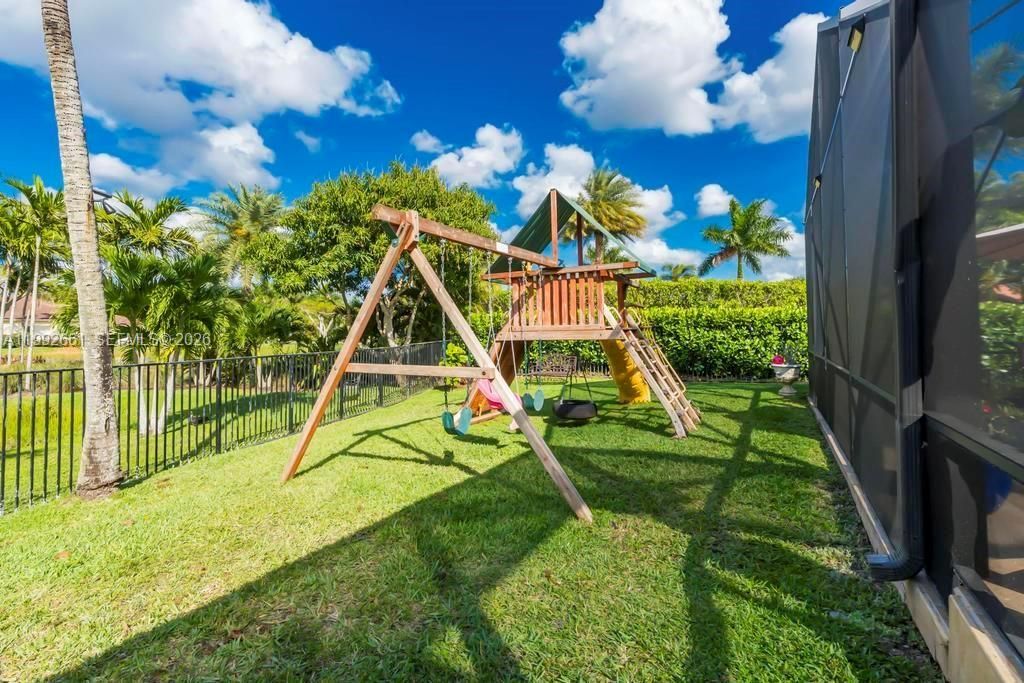 343 Coconut Cir, Weston, FL 33326 Photo