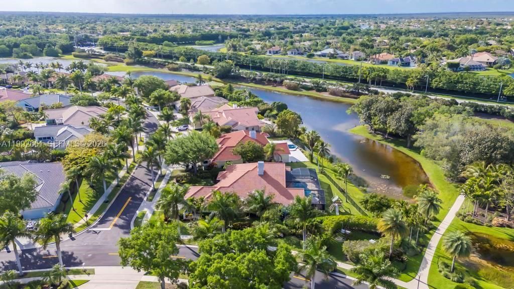 343 Coconut Cir, Weston, FL 33326 Photo