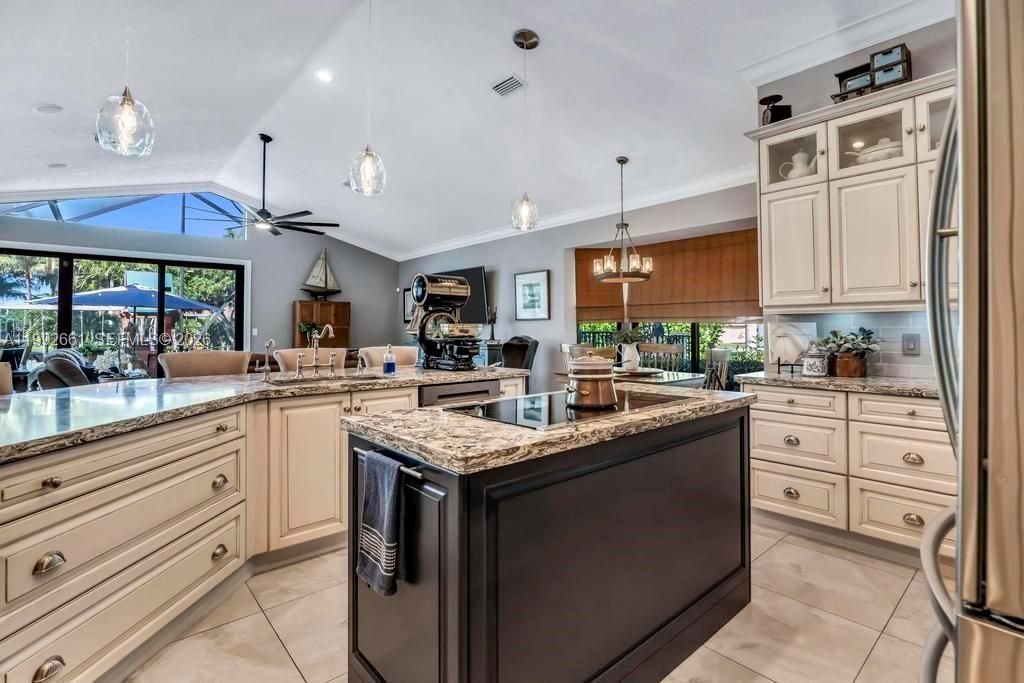 343 Coconut Cir, Weston, FL 33326 Photo