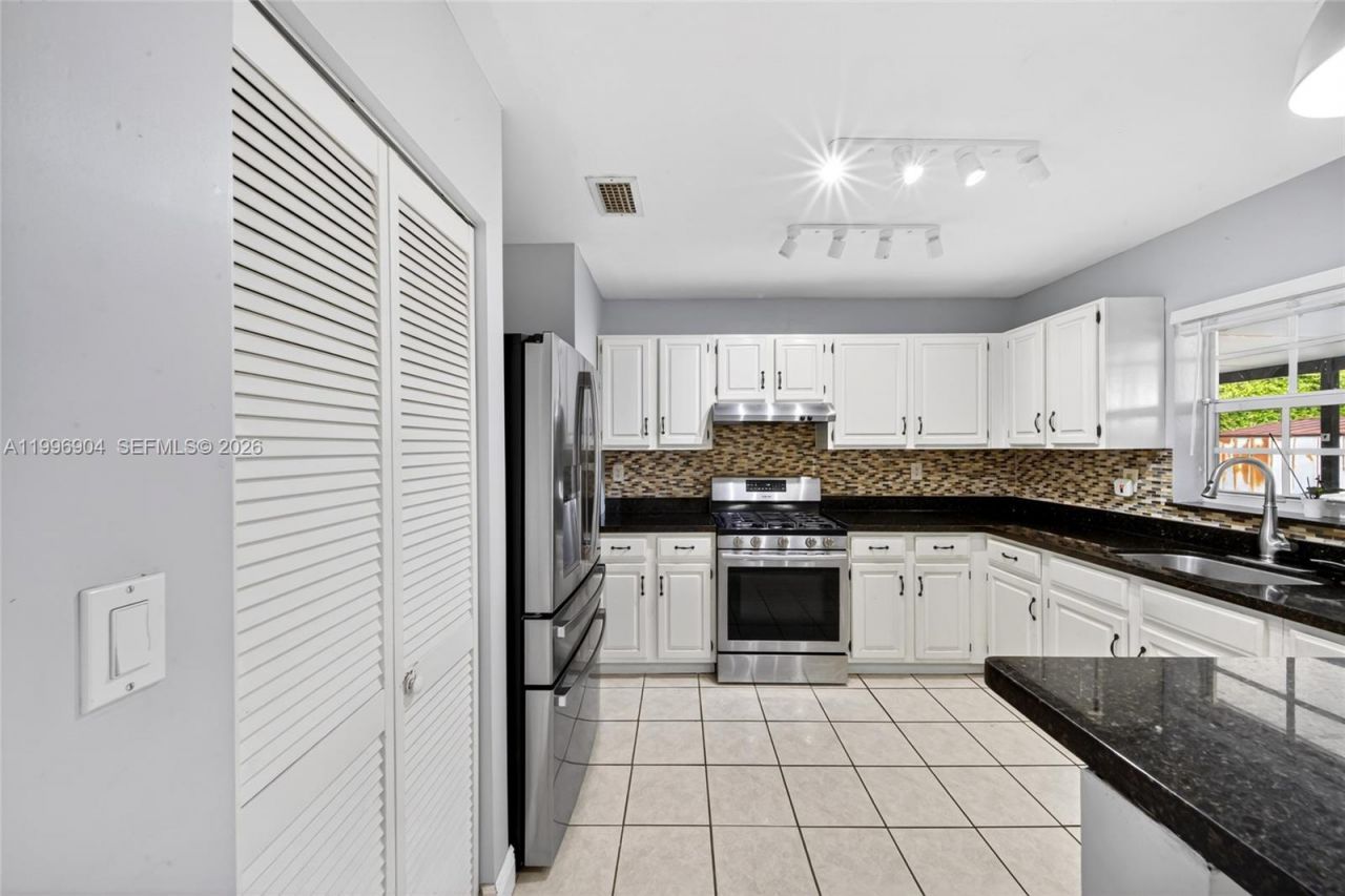 10741 SW 153rd St, Miami, FL 33157 Photo