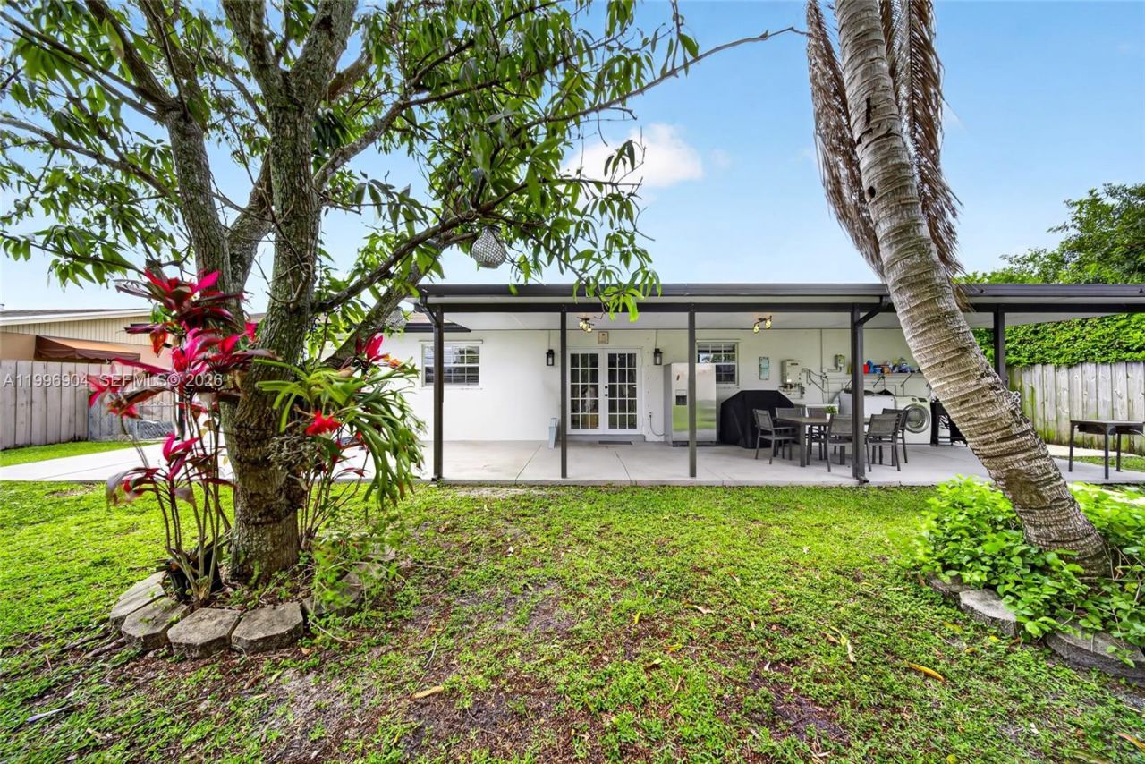 10741 SW 153rd St, Miami, FL 33157 Photo