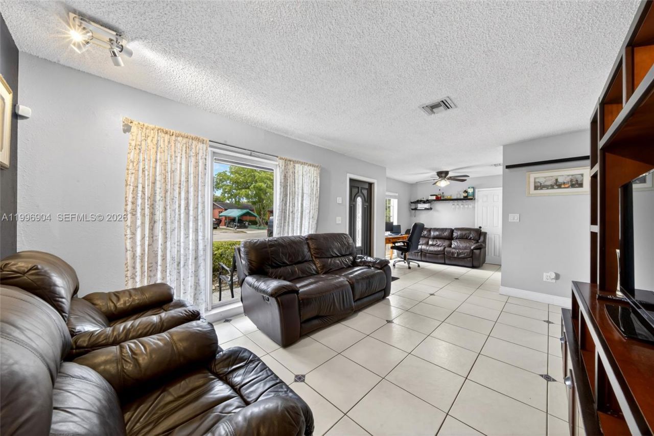 10741 SW 153rd St, Miami, FL 33157 Photo