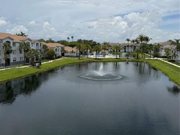 2640 S University Dr, Unit 308, Davie, FL 33328
