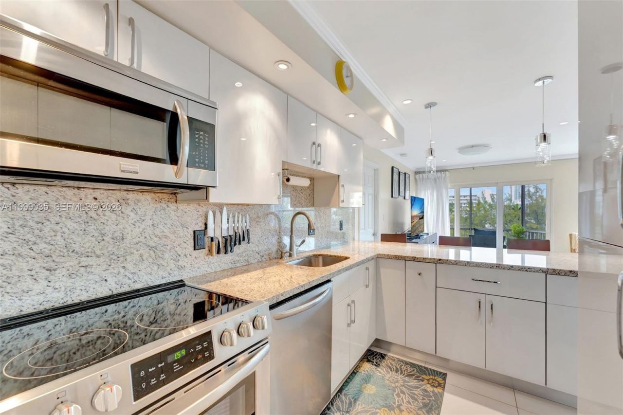 300 Diplomat Pkwy, Unit 606, Hallandale Beach, FL 33009 Photo