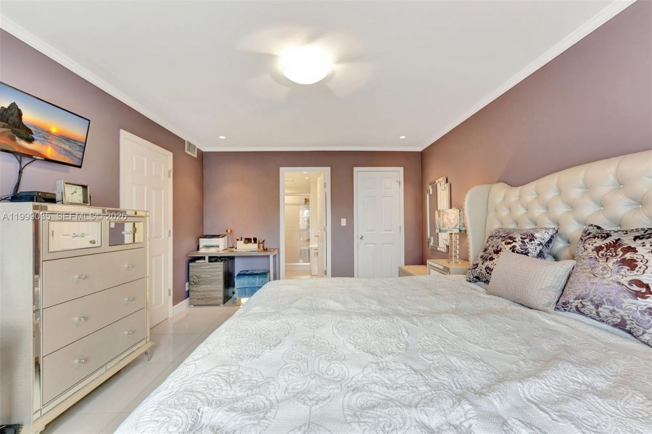 300 Diplomat Pkwy, Unit 606, Hallandale Beach, FL 33009 Photo