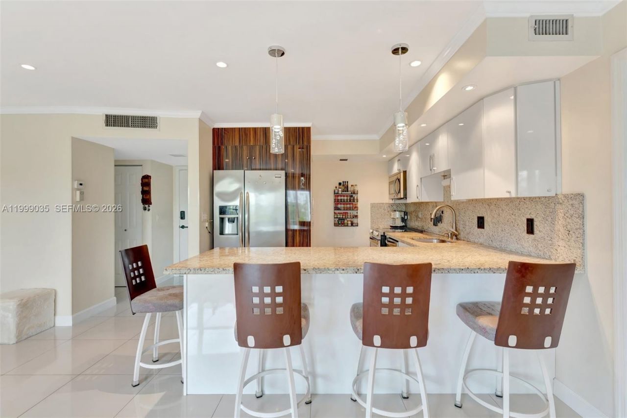 300 Diplomat Pkwy, Unit 606, Hallandale Beach, FL 33009 Photo