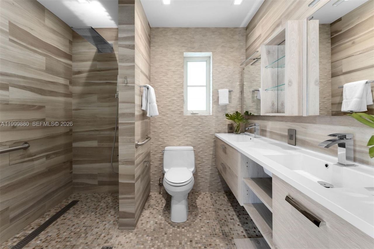 2887 Pine Tree Dr, Miami Beach, FL 33140 Photo