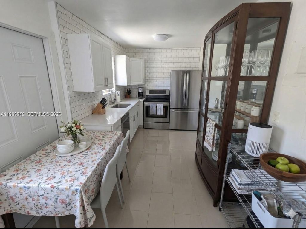 442 NE 162nd St, Miami, FL 33162 Photo