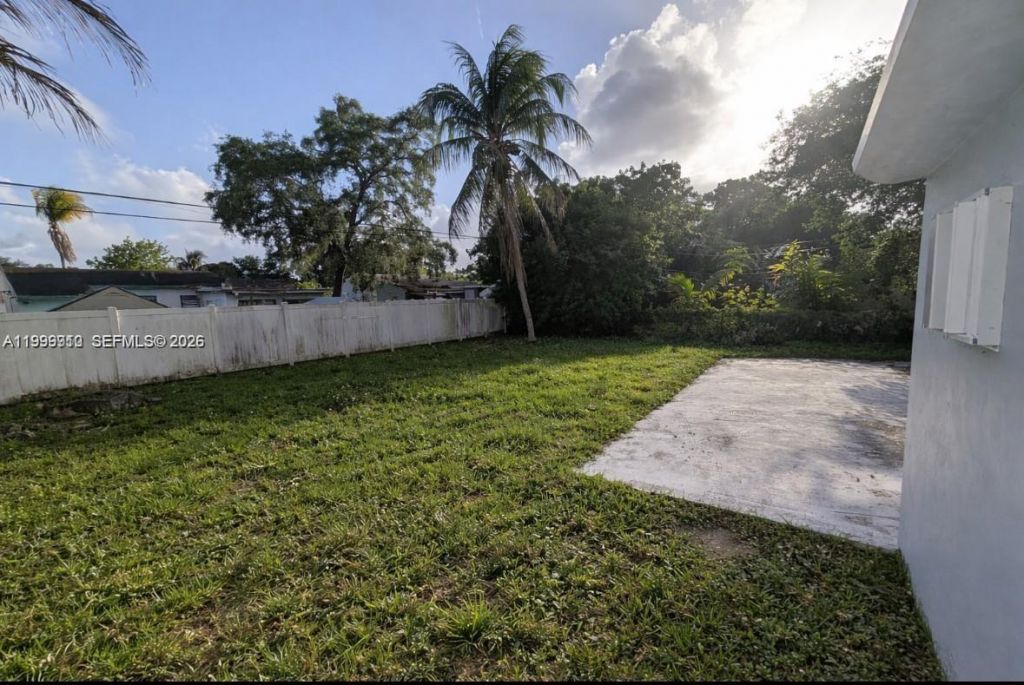 442 NE 162nd St, Miami, FL 33162 Photo