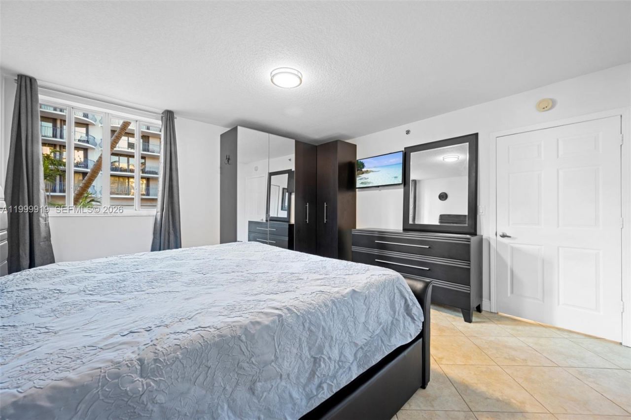 8888 Collins Ave, Unit 105, Surfside, FL 33154 Photo