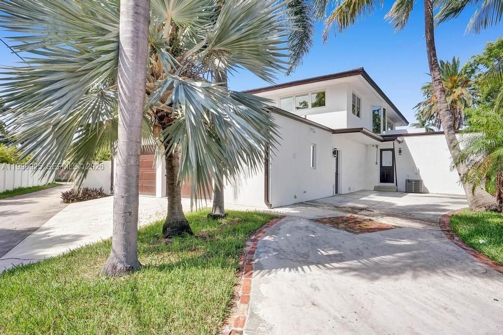 911 N Northlake Dr, Hollywood, FL 33019 Photo