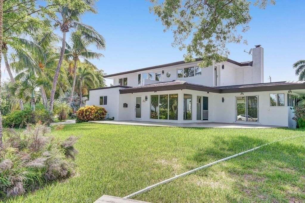 911 N Northlake Dr, Hollywood, FL 33019 Photo